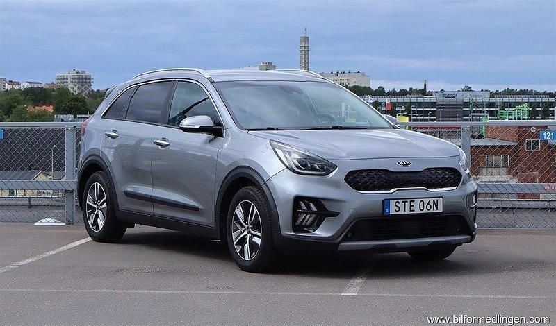 Grå Begagnad 2019 Kia Niro 2 SUV | 192 500 kr (Marknadspris) - Bild 1/4
