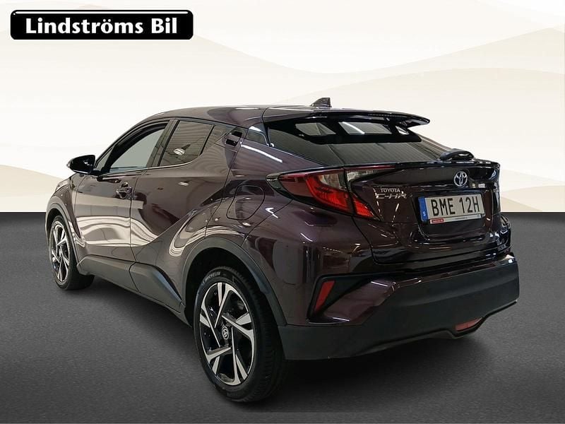 Begagnad Toyota C-HR Edition 124 HK (91 kW) 2022 Lila SUV