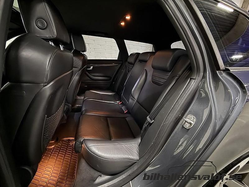 Begagnad Audi A4 344 HK (253 kW) 2006 Grå Kombi