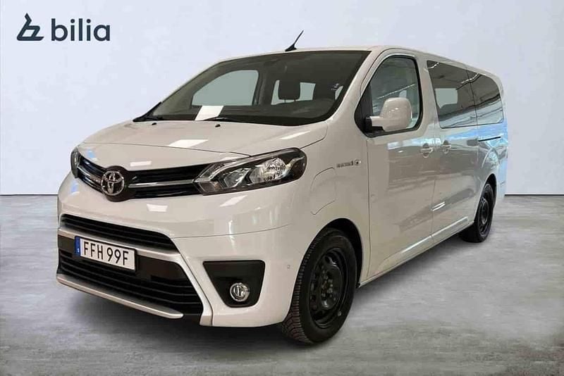 Vit Begagnad 2024 Toyota Proace Verso Kombi | 389 900 kr (Marknadspris) - Bild 1/1