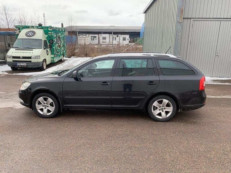 Begagnad Skoda Octavia 105 HK (77 kW) 2012 Kombi