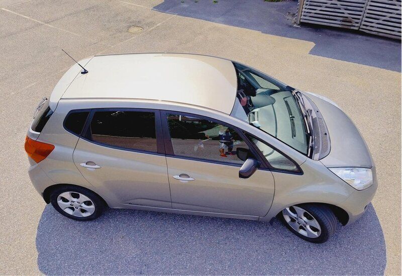 Silver Begagnad 2012 Kia Venga Comfort Halvkombi | 41 999 kr (Marknadspris) - Bild 1/4