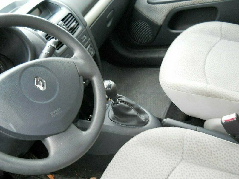 Begagnad Renault Clio R.S. Authentique 75 HK (55 kW) 2005 Blå Halvkombi