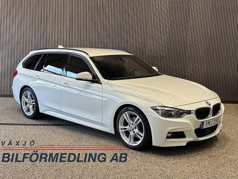 Vit Begagnad 2018 BMW 320 M Sport Kombi | 209 000 kr (Lite dyr) - Bild 1/4