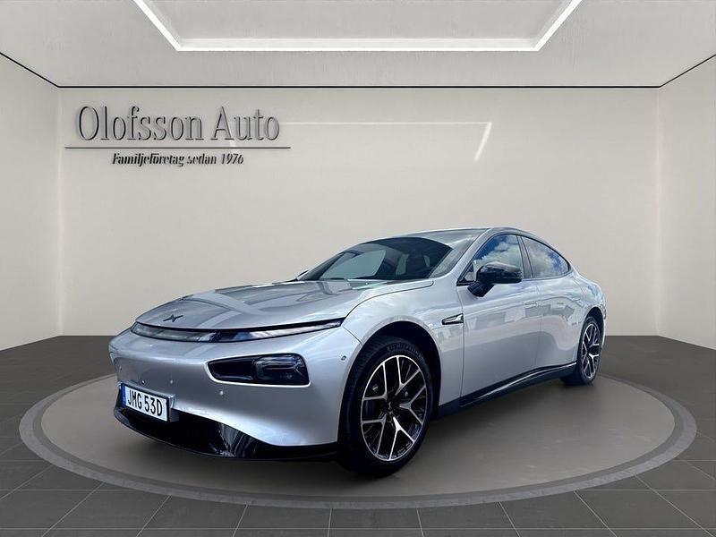 Begagnad XPENG P7 AWD Performance 347 kW (473 HK) 2024 Silver Sedan