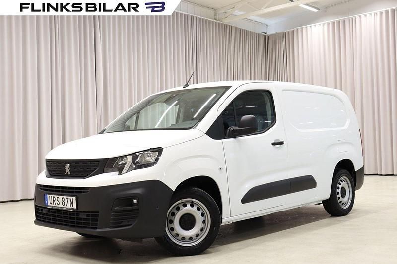 Vit Begagnad 2021 Peugeot Partner Minibuss | 199 900 kr (Marknadspris) - Bild 1/4