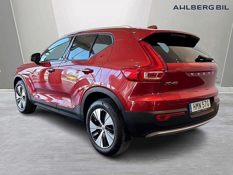Begagnad Volvo XC40 Momentum 165 HK (121 kW) 2019 Röd SUV