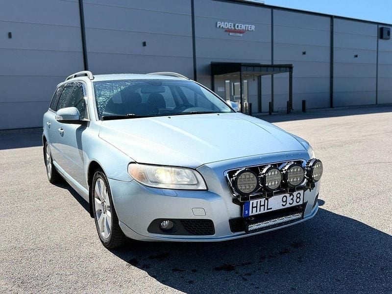 Blå Begagnad 2008 Volvo V70 Momentum Kombi | 34 900 kr (Bra pris) - Bild 1/4