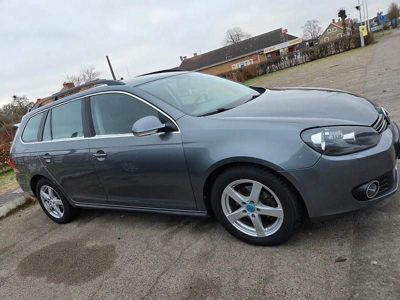 Begagnad 2012 VW Golf VII Kombi | 38 000 kr (Lite dyr) - Bild 1/4