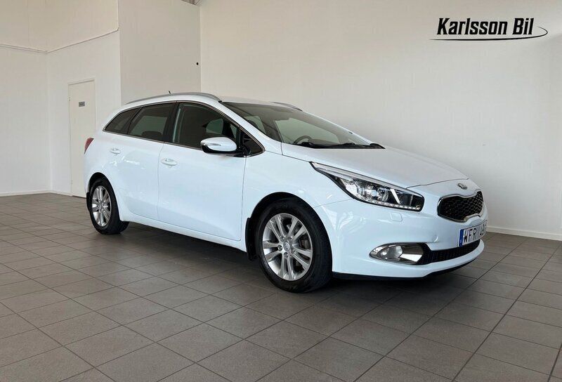 Vit Begagnad 2013 Kia Ceed Sportswagon 3 Kombi | 79 900 kr (Marknadspris) - Bild 1/4