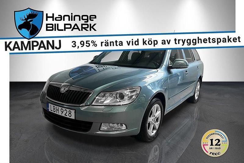 Grå Begagnad 2010 Skoda Octavia Elegance Kombi | 49 900 kr (Marknadspris) - Bild 1/2