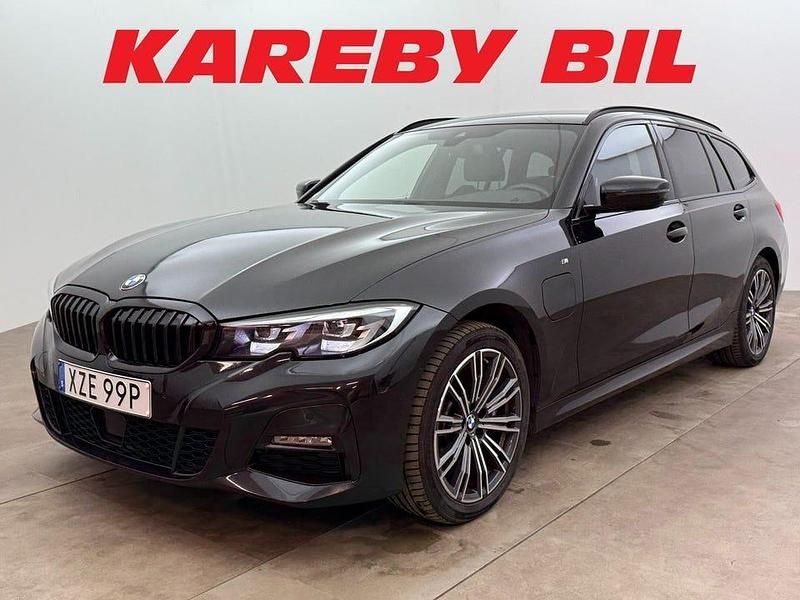 Svart Begagnad 2021 BMW 330 M Sport Kombi | 318 900 kr - Bild 1/3