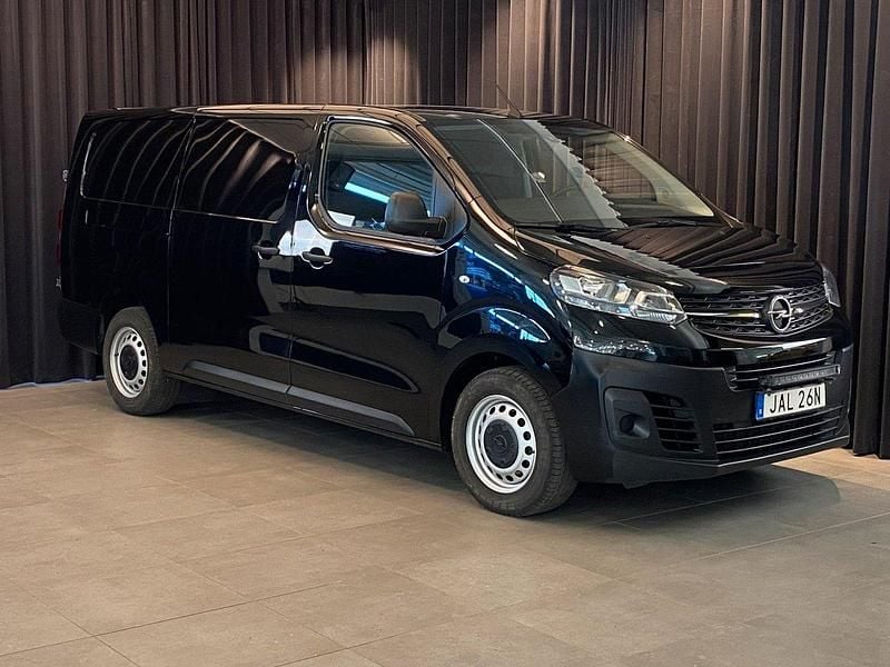 Svart Begagnad 2023 Opel Vivaro Van | 319 000 kr (Dyr) - Bild 1/4