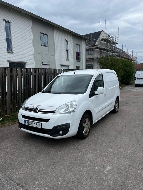 Vit Begagnad 2015 Citroën Berlingo Minibuss | 64 900 kr (Bra pris) - Bild 1/4