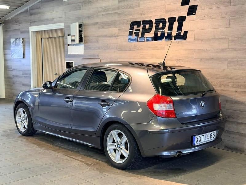 Begagnad BMW 116 Advantage 116 HK (85 kW) 2006 Grå Halvkombi