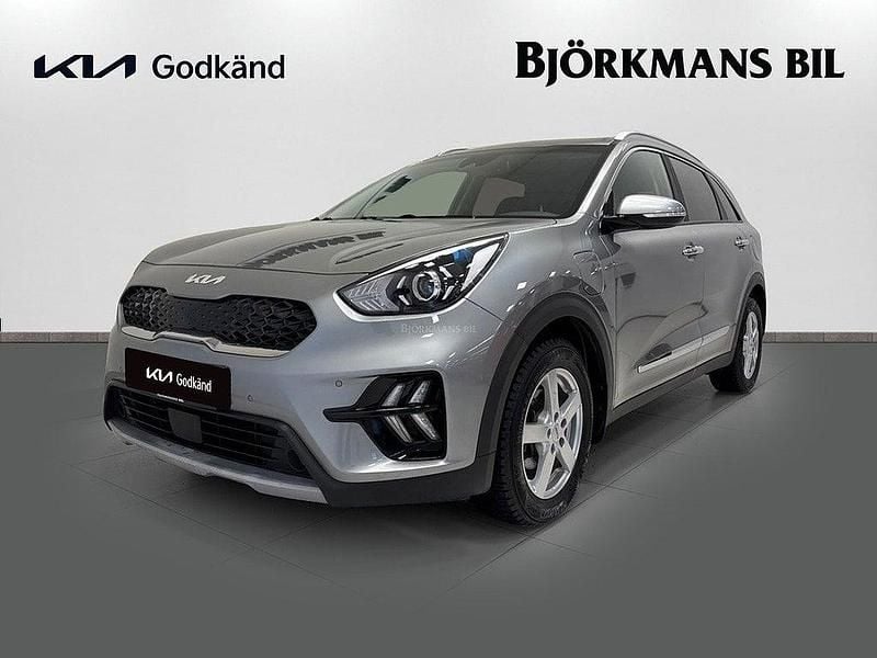 Grå (/klg/ steel grey) Begagnad 2021 Kia Niro Advance SUV | 247 900 kr (Marknadspris) - Bild 1/4