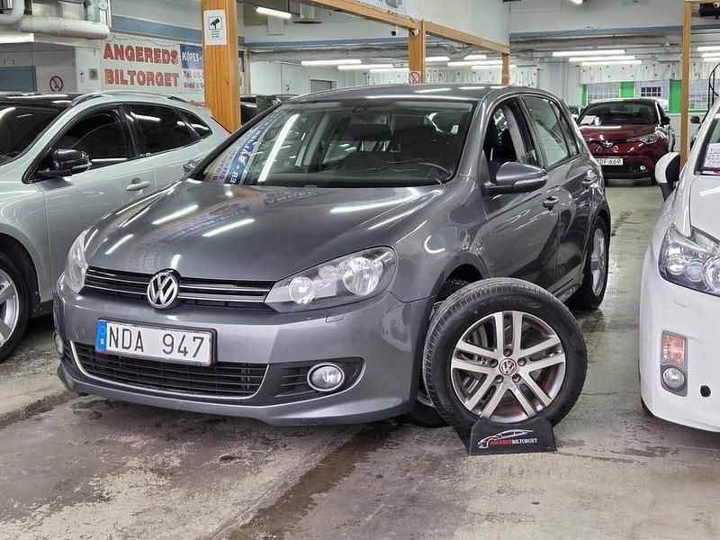 Grå Begagnad 2012 VW Golf VII Halvkombi | 79 999 kr (Bra pris) - Bild 1/4