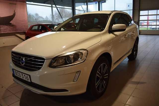 Vit Begagnad 2017 Volvo XC60 Standard SUV | 189 000 kr (Marknadspris) - Bild 1/4