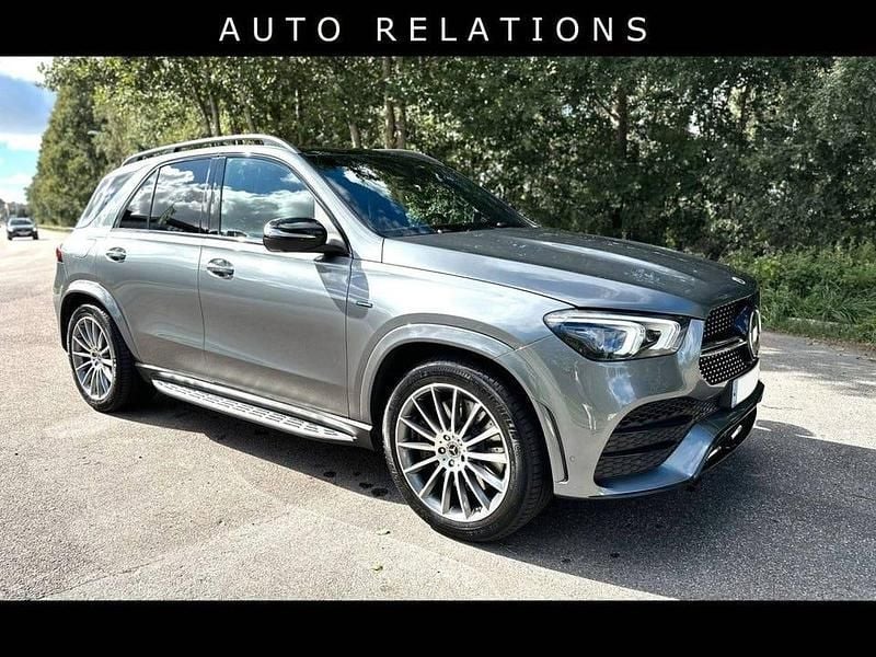 Mörk grå selenitgrå metallic Begagnad 2022 Mercedes GLE350 AMG SUV | 959 900 kr (Dyr) - Bild 1/4