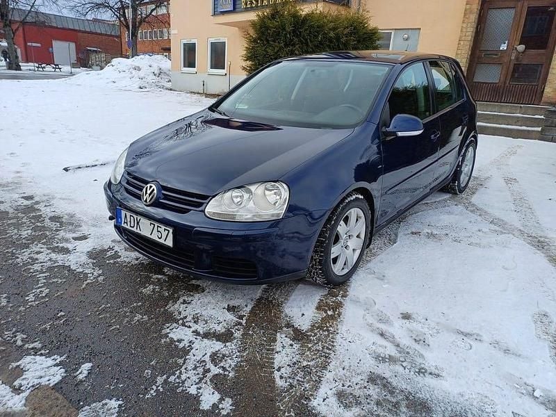 Begagnad VW Golf V Sportline 140 HK (102 kW) 2007 Blå