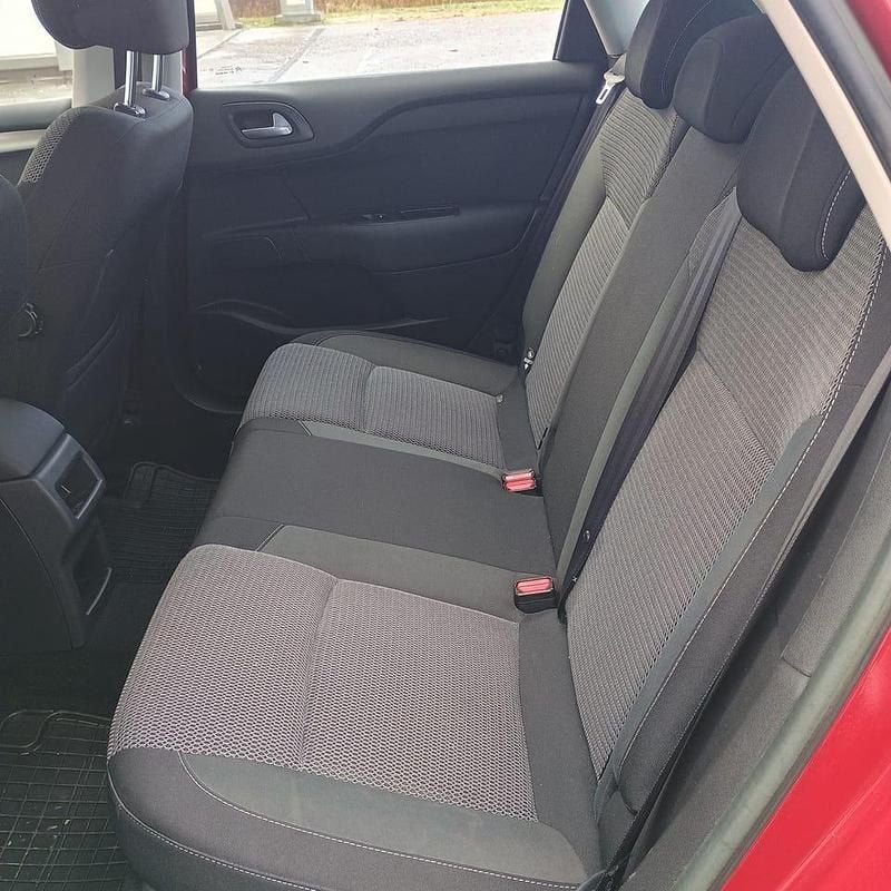 Begagnad Citroën C4 114 HK (83 kW) 2014 Halvkombi