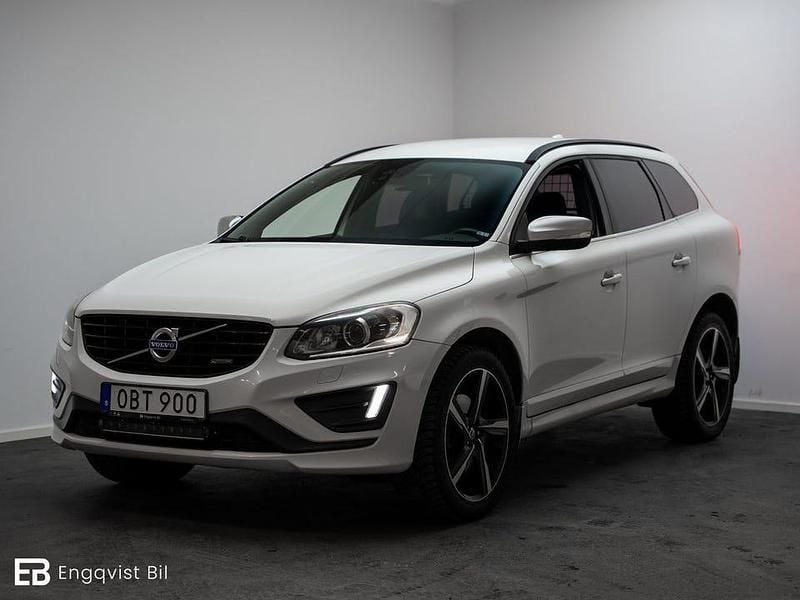 Vit Begagnad 2013 Volvo XC60 R-Design SUV | 138 900 kr (Lite dyr) - Bild 1/4