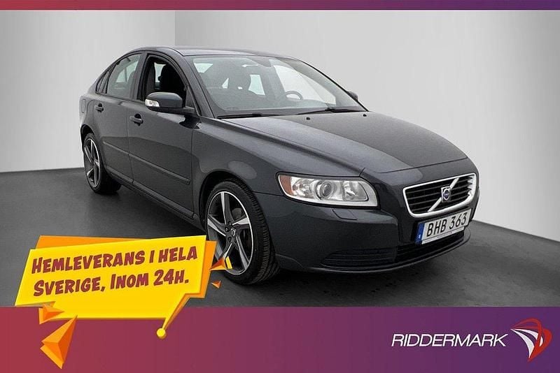 Grå Begagnad 2009 Volvo S40 Kinetic Sedan | 84 800 kr (Dyr) - Bild 1/3