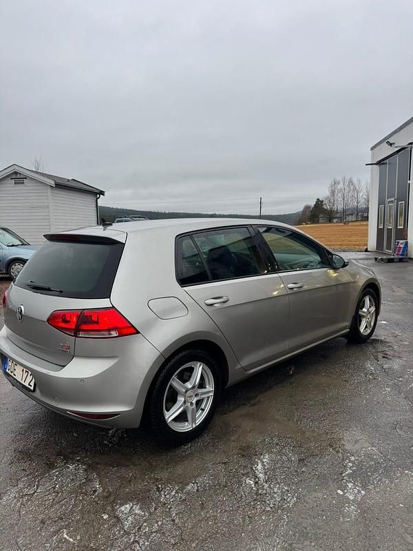 Begagnad VW Golf VII 140 HK (102 kW) 2013