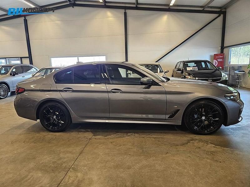 Begagnad BMW 530e M Sport 184 HK (135 kW) 2021 Blå Sedan