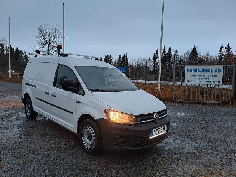 Vit Begagnad 2019 VW Caddy Maxi Minibuss | 219 000 kr (Marknadspris) - Bild 1/4