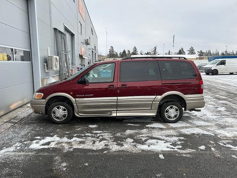 Begagnad Chevrolet Trans Sport Sport 188 HK (138 kW) 2002 Rödmet /sandmet Minibuss