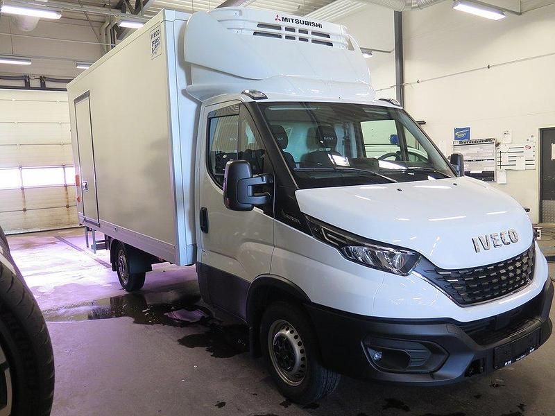 Vit Begagnad 2021 Iveco Daily | 837 500 kr - Bild 1/4