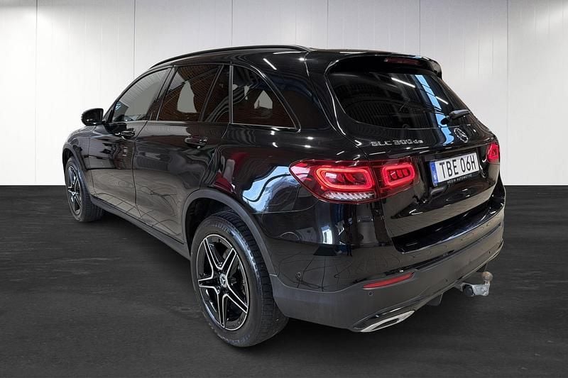 Begagnad Mercedes GLC300e AMG 306 HK (225 kW) 2022 Svart SUV