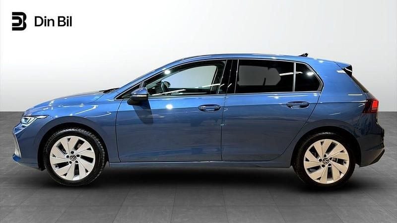 Begagnad VW Golf VIII Edition 150 HK (110 kW) 2025 Blå Kombi