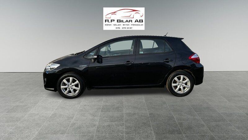 Svart Begagnad 2011 Toyota Auris Hybrid Comfort Halvkombi | 85 000 kr (Marknadspris) - Bild 1/4
