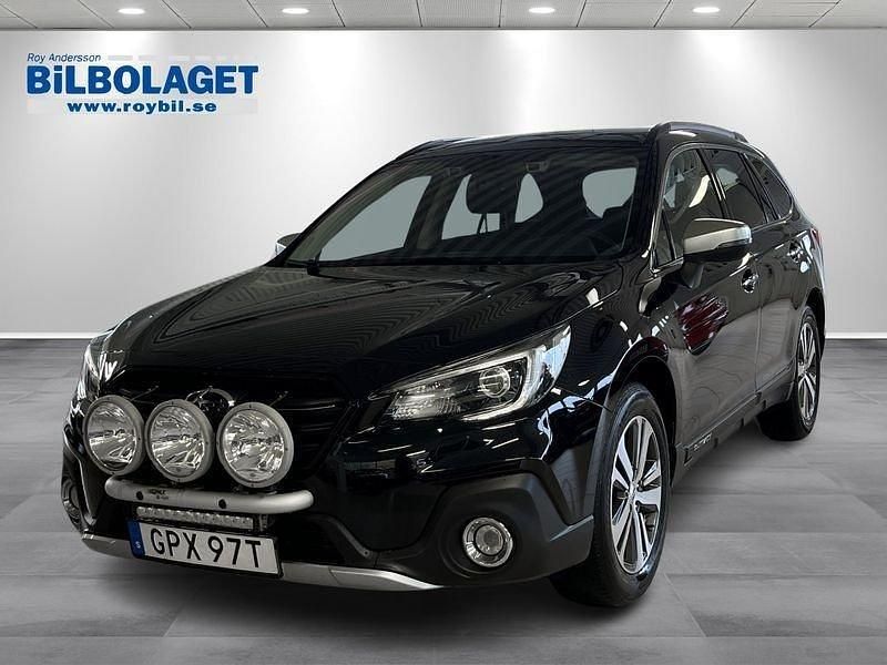 Svart Begagnad 2020 Subaru Outback SUV | 289 900 kr (Marknadspris) - Bild 1/4