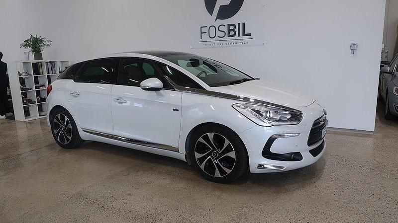 Vit Begagnad 2012 Citroën DS5 Halvkombi | 84 900 kr (Marknadspris) - Bild 1/4