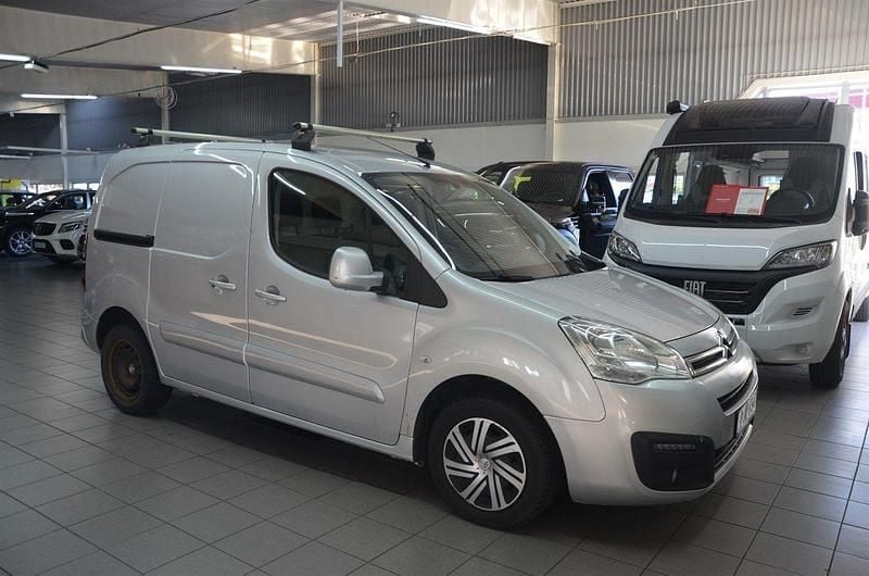 Silver Begagnad 2017 Citroën Berlingo Minibuss | 119 900 kr - Bild 1/4