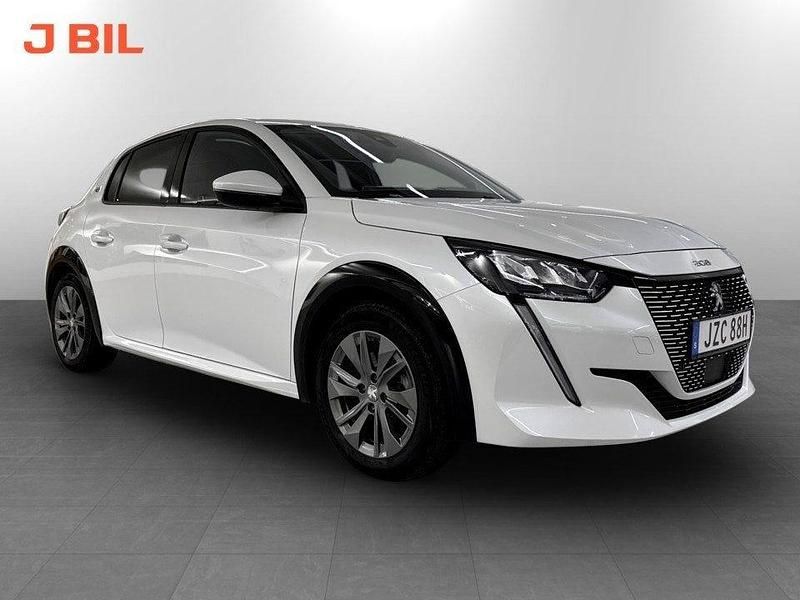 Vit Begagnad 2021 Peugeot e-208 Allure Halvkombi | 199 900 kr (Marknadspris) - Bild 1/3