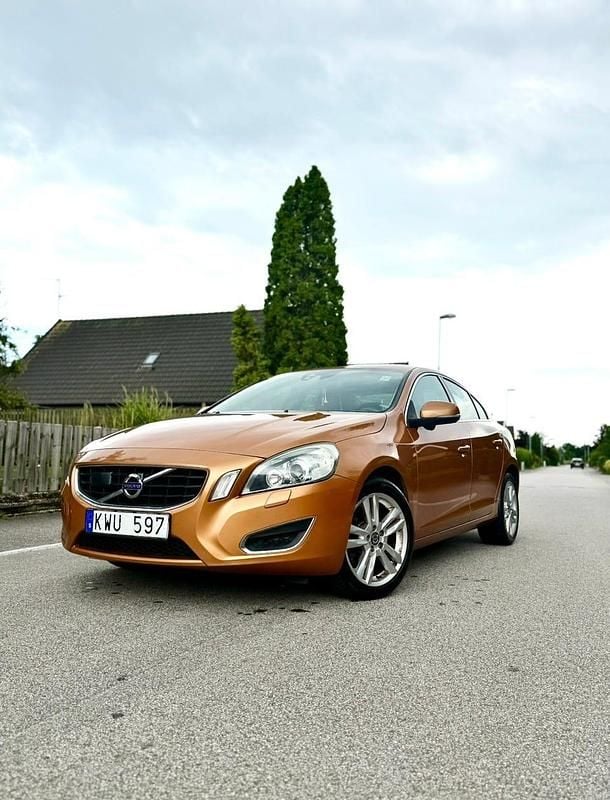Begagnad 2011 Volvo S60 Sedan | 84 000 kr (Marknadspris) - Bild 1/4