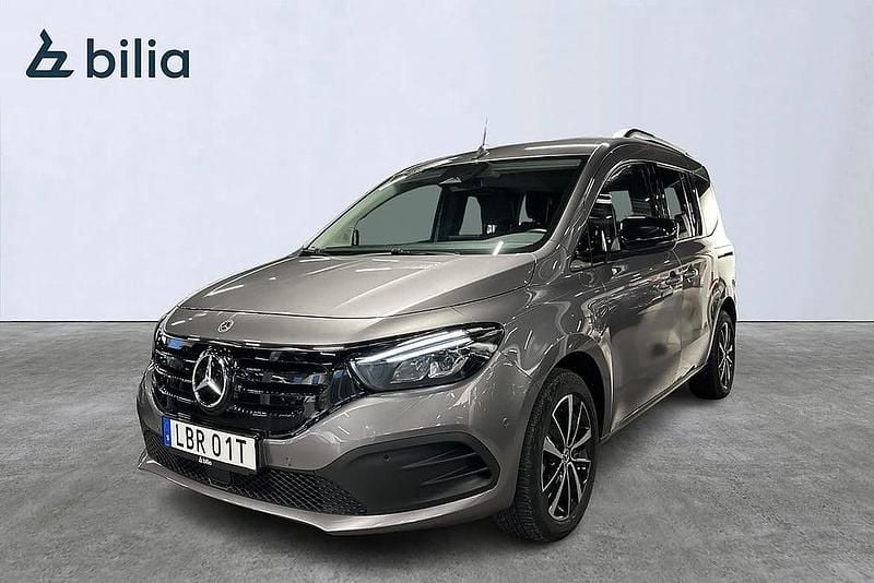 Begagnad Mercedes EQT200 91 kW (124 HK) 2023 Grå Minibuss