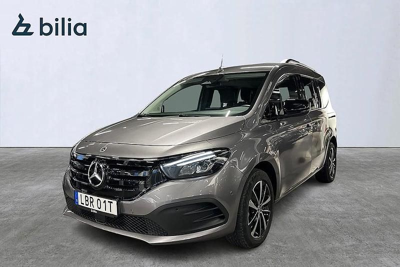 Grå Begagnad 2023 Mercedes EQT200 Minibuss | 309 000 kr - Bild 1/4