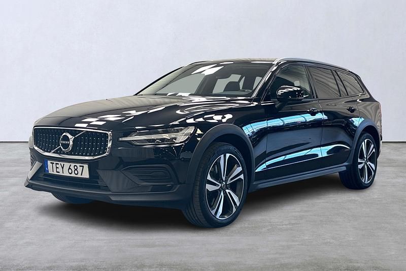 Begagnad Volvo V60 CC 197 HK (144 kW) 2021 Svart Kombi