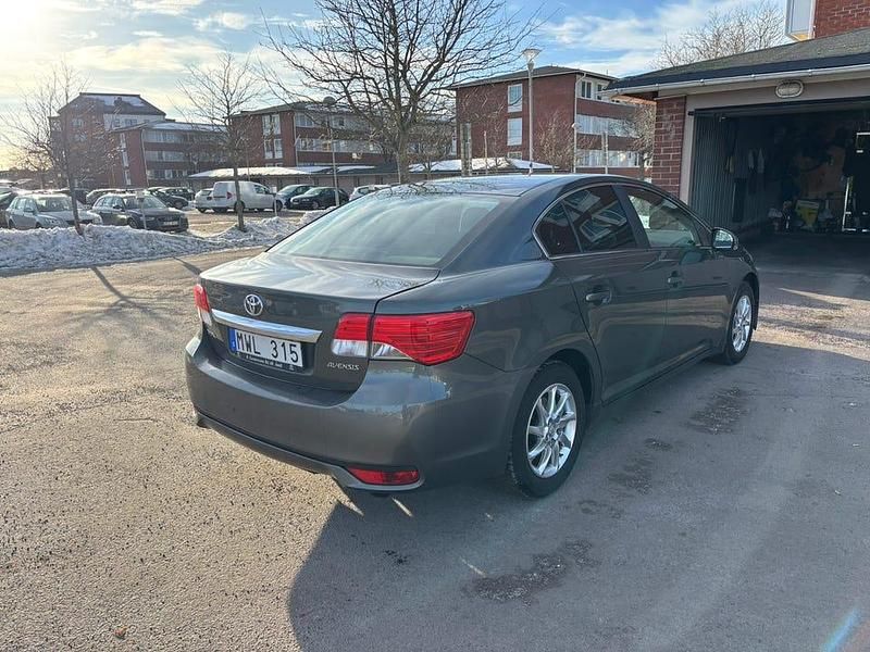 Begagnad Toyota Avensis Multidrive S 152 HK (111 kW) 2012 Sedan