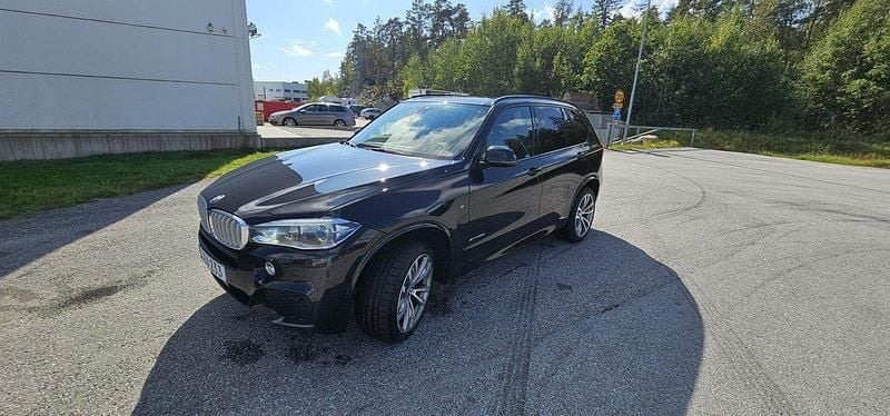 Svart Begagnad 2018 BMW X5 M Sport SUV | 459 000 kr - Bild 1/4