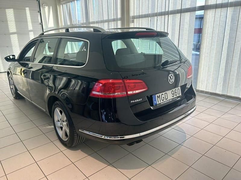 Begagnad VW Passat 140 HK (102 kW) 2012 Svart
