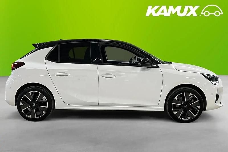Begagnad Opel Corsa-e 100 kW (136 HK) 2022 Vit Halvkombi