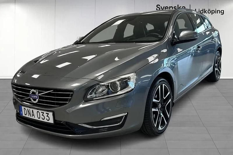 Grå Begagnad 2016 Volvo V60 Business Edition Kombi | 179 900 kr (Lite dyr) - Bild 1/4