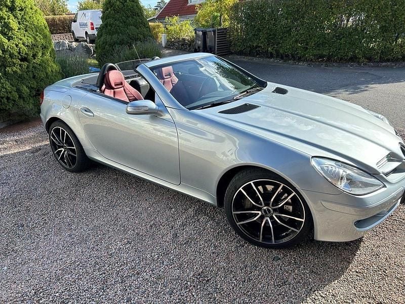Silver Begagnad 2005 Mercedes SLK350 Cab | 139 000 kr (Marknadspris) - Bild 1/4