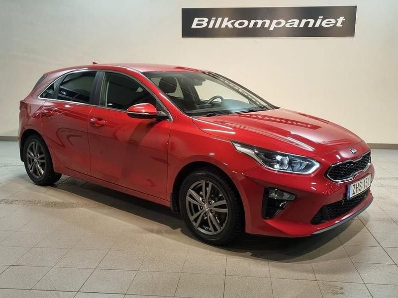 Röd Begagnad 2019 Kia Ceed Halvkombi | 169 900 kr (Superpris) - Bild 1/4